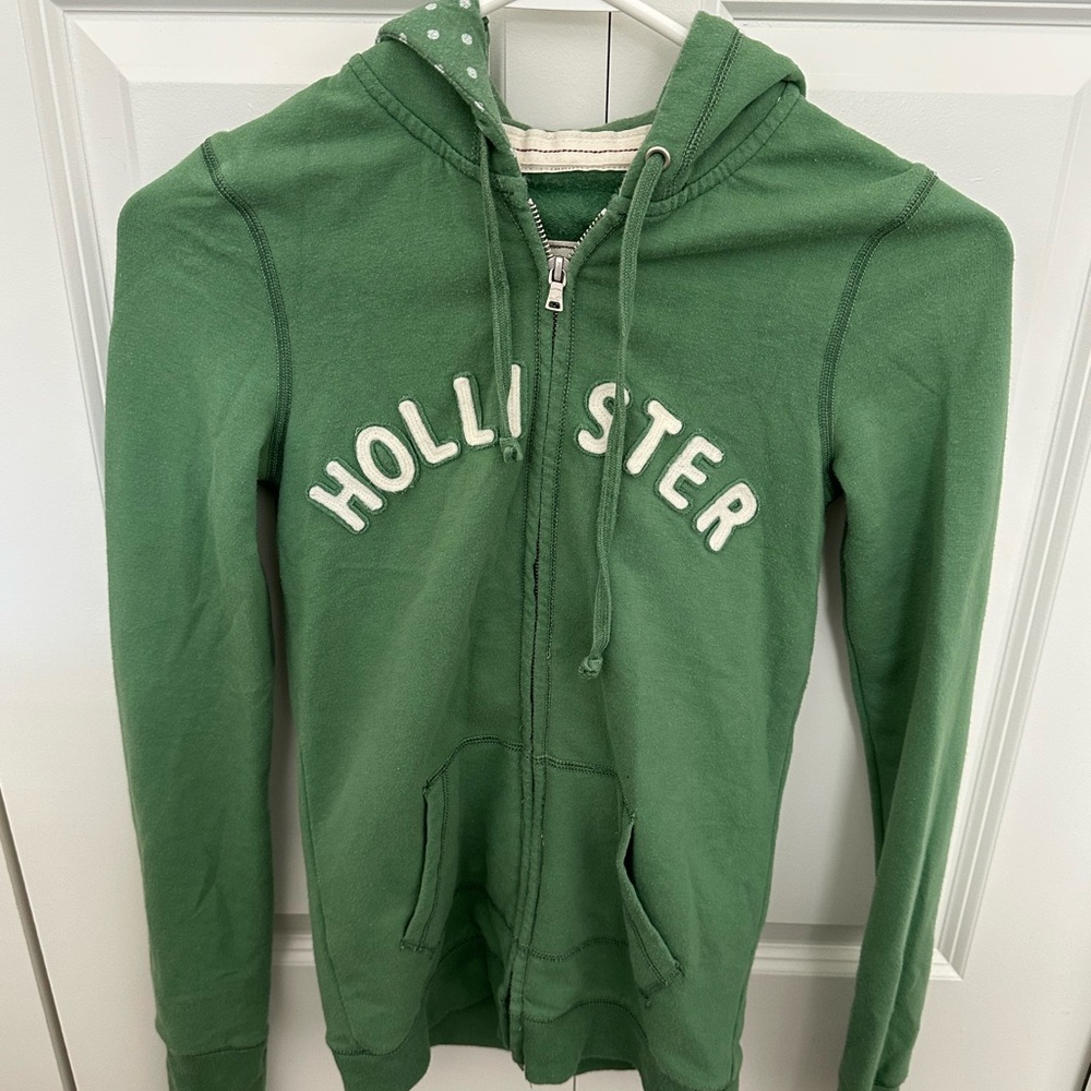 Y2K VINTAGE Hollister Green Sweatshirt with Logo Patch